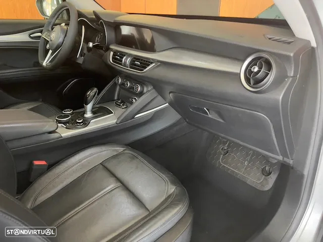 Alfa Romeo Stelvio 2.2 D Veloce Q4 AT8 - 41