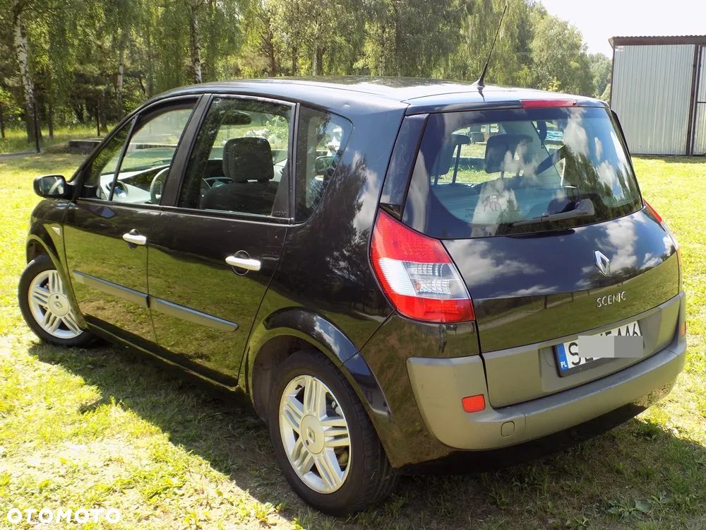 Renault Scenic 1.6 16V Luxe Privilege - 10