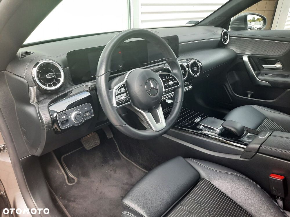 Mercedes-Benz CLA 250 Progressive 7G-DCT - 10
