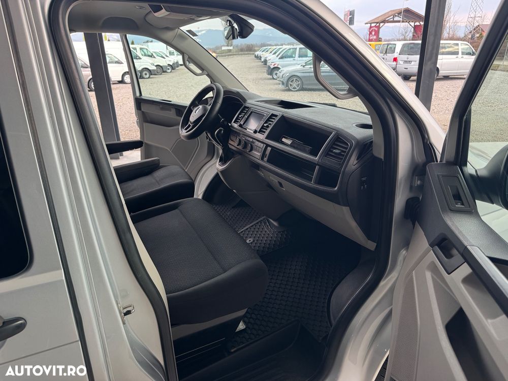 Volkswagen Caravelle - 16