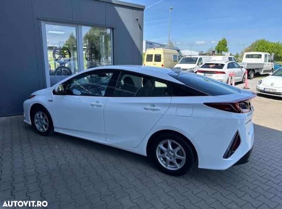Toyota Prius Plug-in Hybrid Comfort - 8