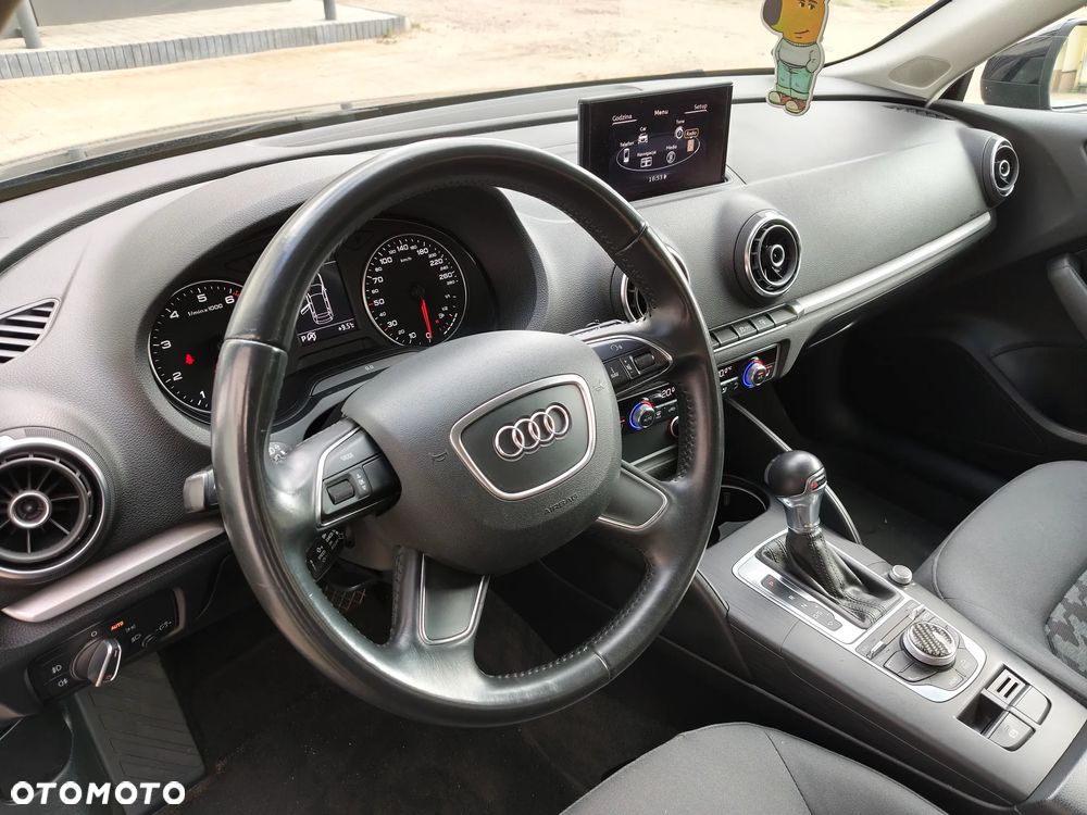 Audi A3 Sportback 1.4 TFSI S tronic Ambiente - 4