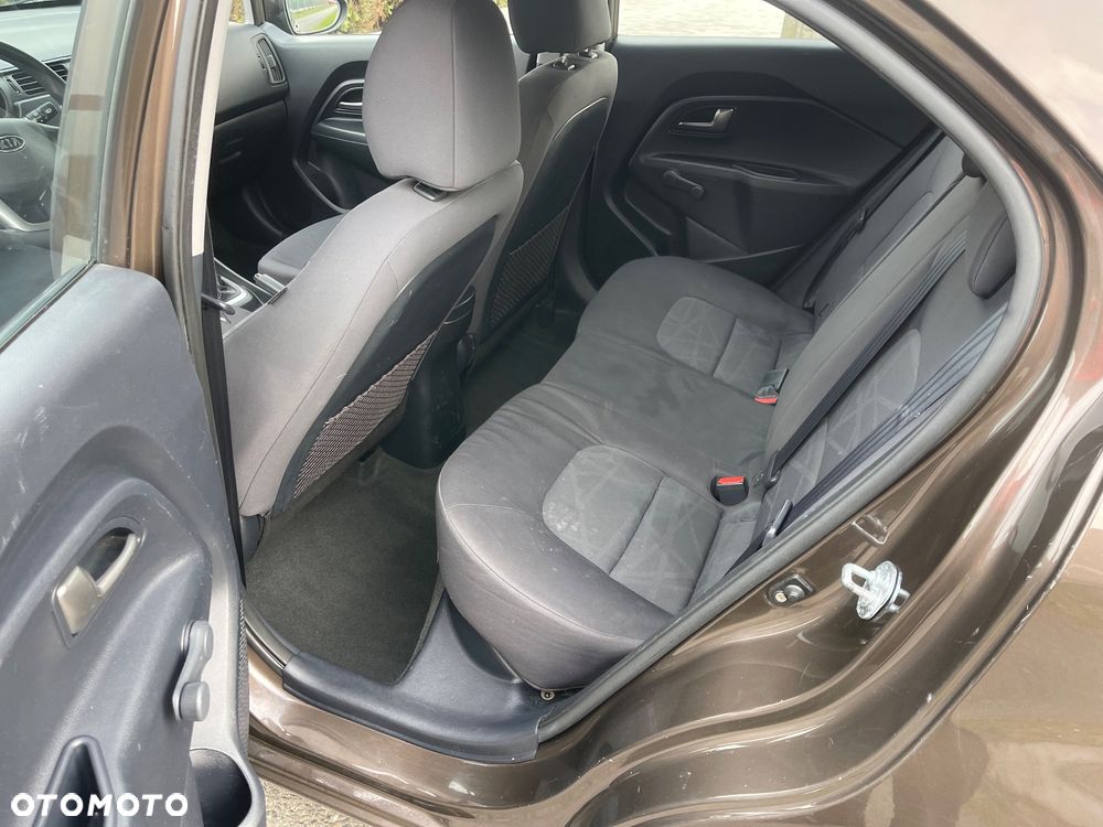 Kia Rio 1.2 Dream Team Edition - 11