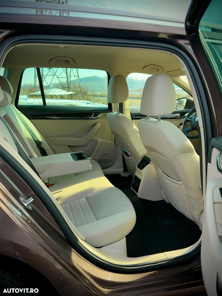 Skoda Octavia 1.4 TSI ELEGANCE DSG - 10