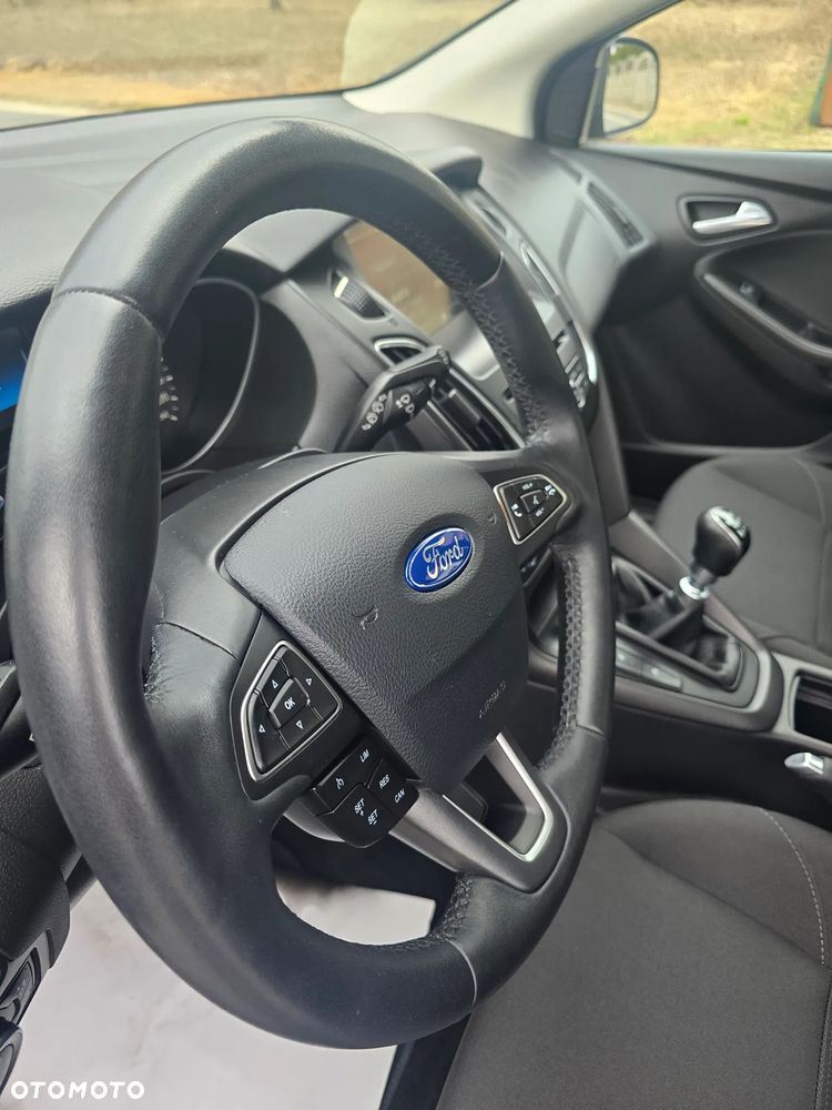 Ford Focus 1.5 EcoBoost STart-Stopp-System TITANIUM - 25