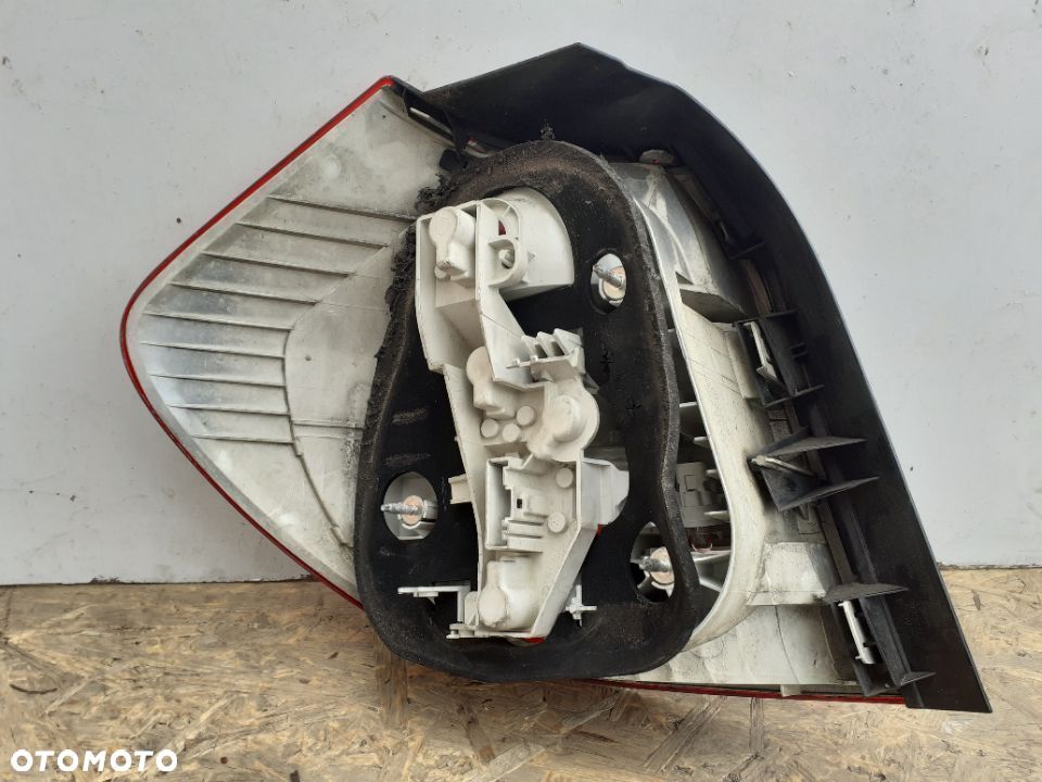 BMW 1 E87 LIFT LAMPA TYLNA TYŁ PRAWA - 4