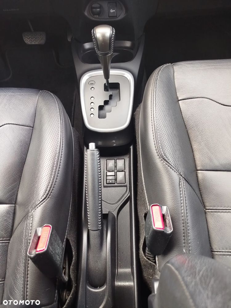 Toyota Yaris Hybrid 100 Premium - 14