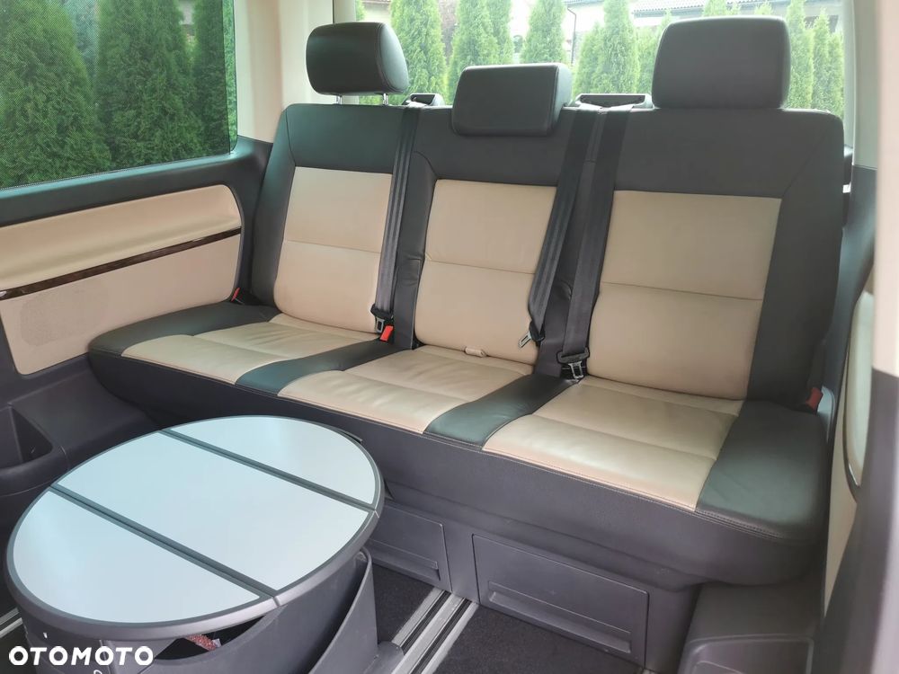 Volkswagen Multivan - 18
