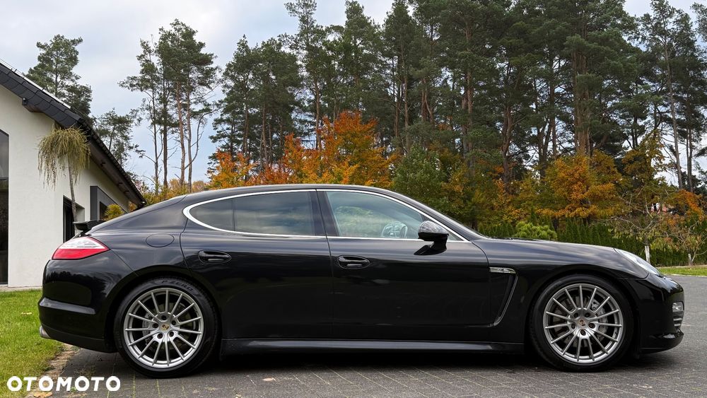 Porsche Panamera 4S - 25