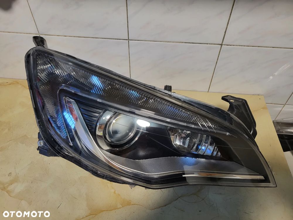 Opel Astra 4 J prawa bixenon - 1
