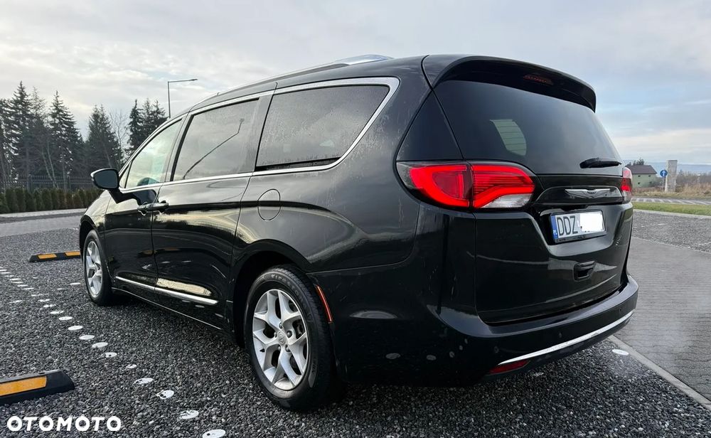 Chrysler Pacifica - 6