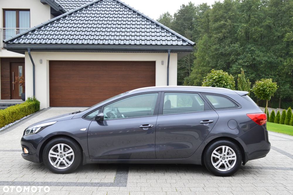 Kia Ceed - 12