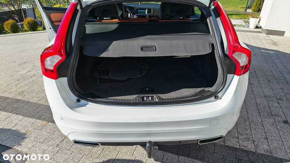 Volvo V60 D4 Geartronic Momentum - 30