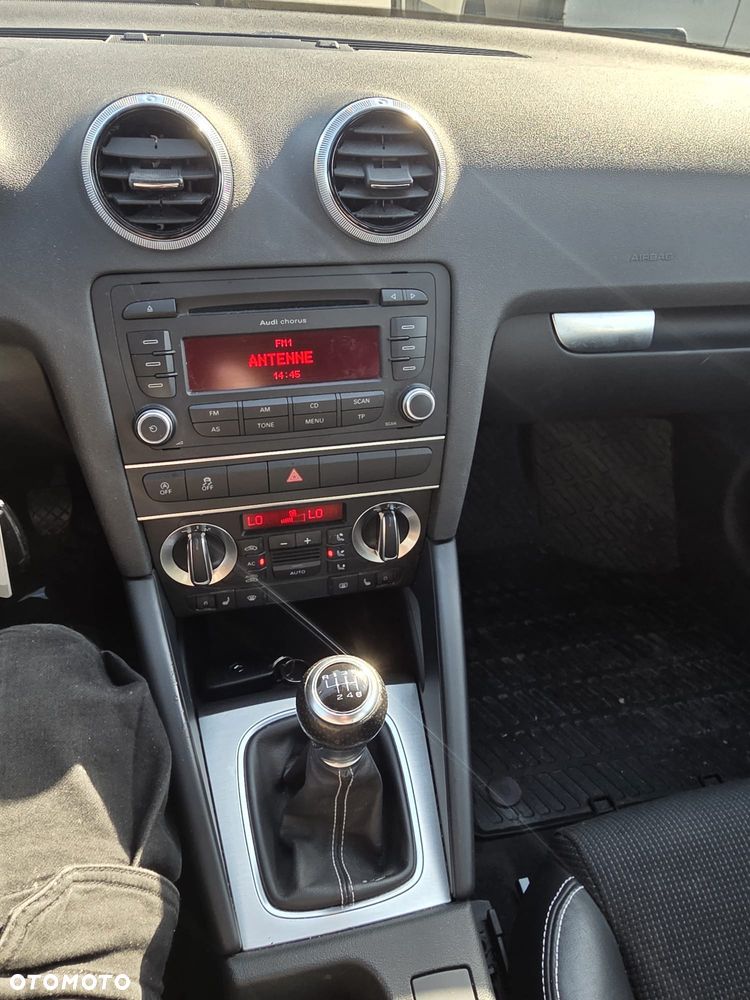 Audi A3 Sportback 2.0 TDI DPF quattro S line Sportpaket - 9