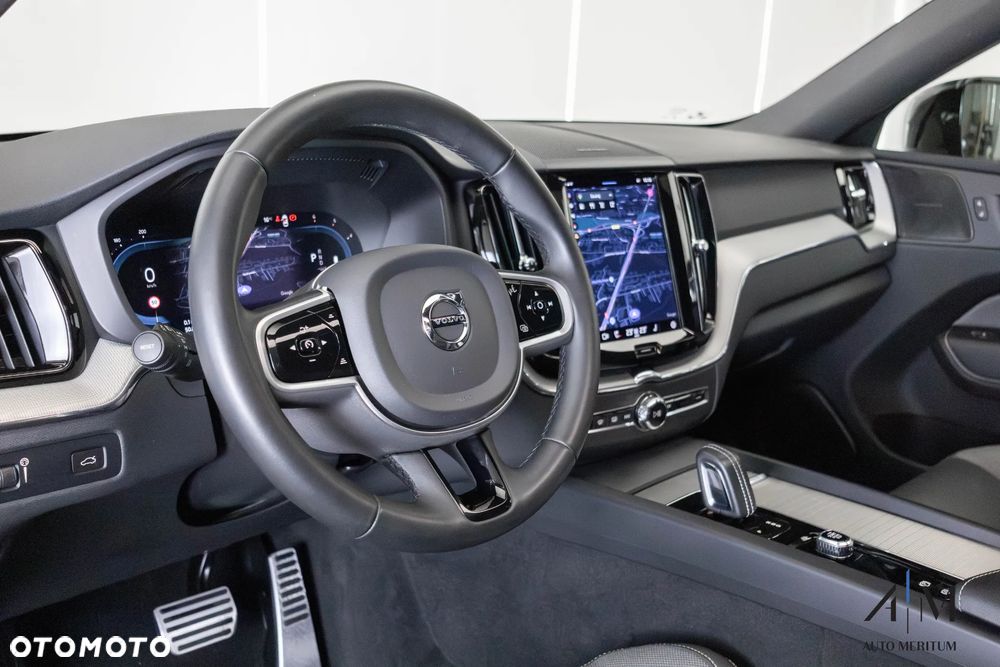 Volvo XC 60 B5 D AWD Ultimate Dark - 14