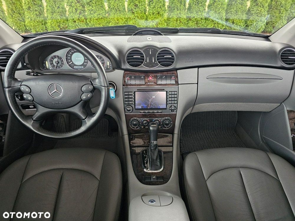 Mercedes-Benz CLK - 28