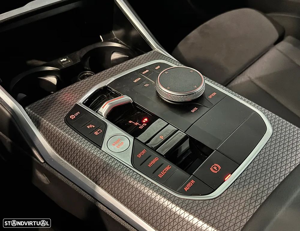 BMW 330 e Touring Pack Desportivo M Pro Auto - 19