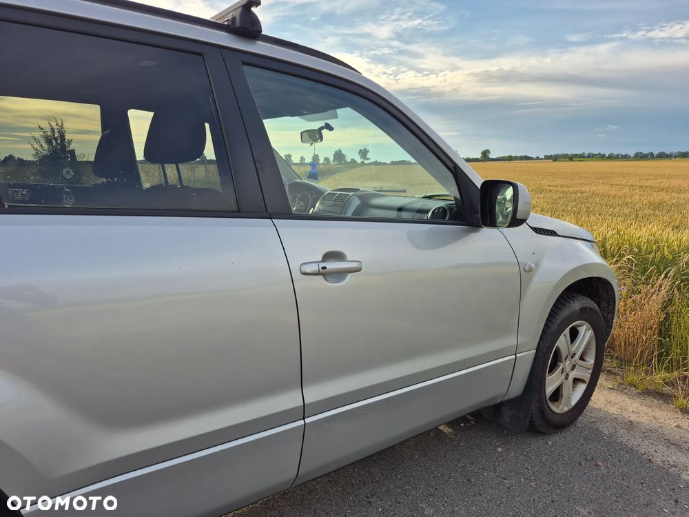 Suzuki Grand Vitara 2.0 - 6