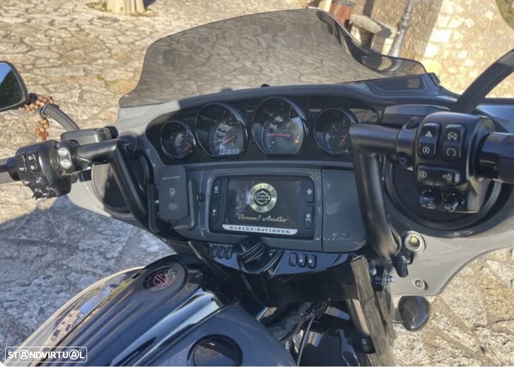Harley-Davidson Street GLIDE CVO - 8