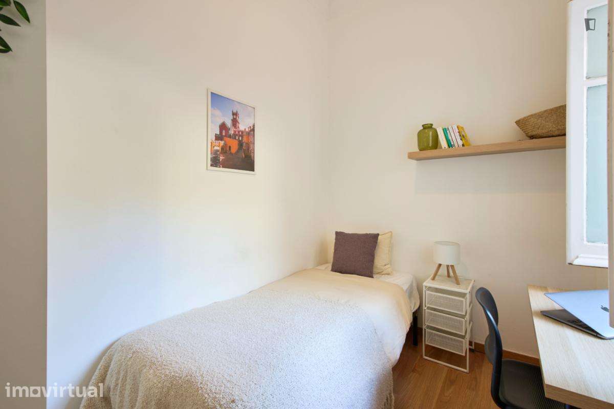 Quarto - localizado em Alameda Lisbon - Grande imagem: 3/49