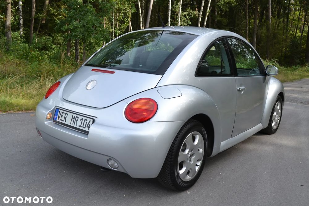 Volkswagen New Beetle - 16