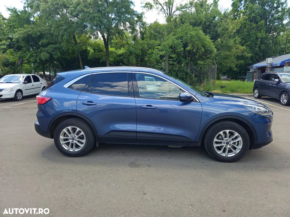 Ford Kuga - 3