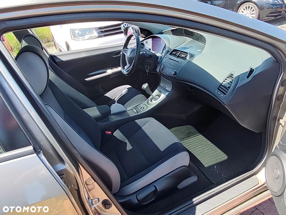 Honda Civic 1.8 Executive - 9