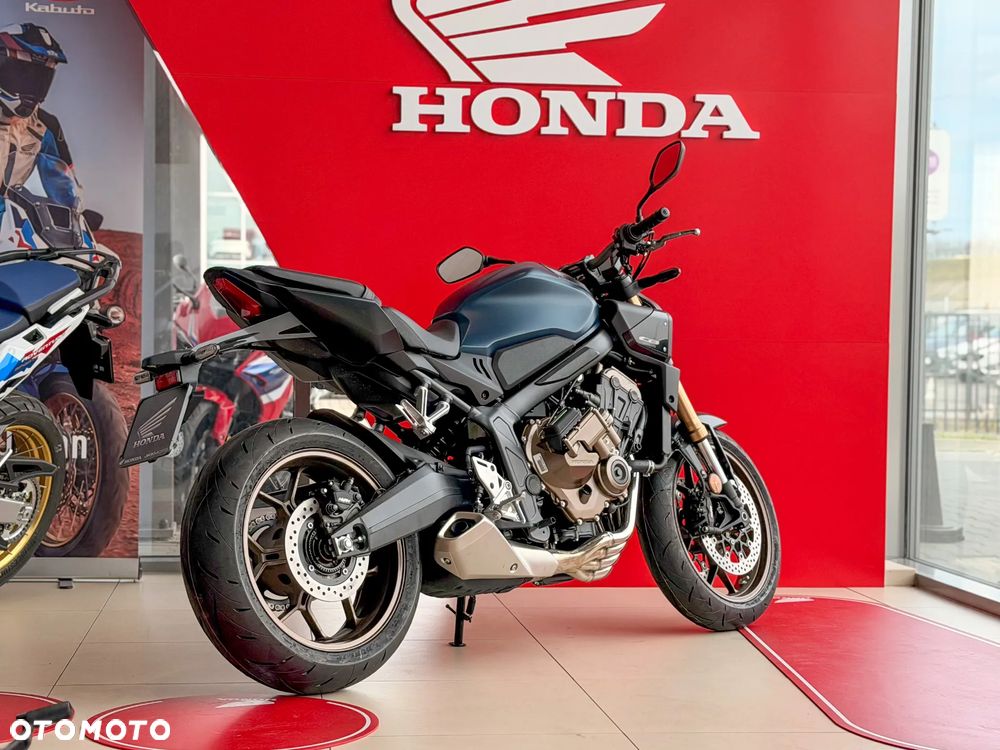 Honda CB - 2