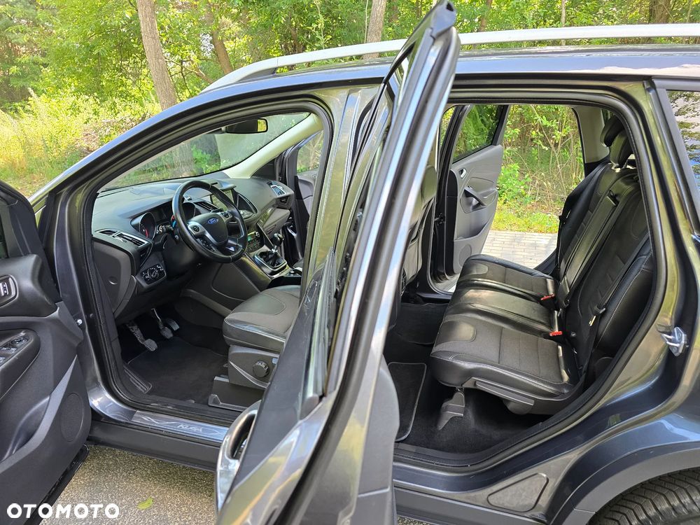 Ford Kuga 2.0 TDCi 2x4 Titanium - 19