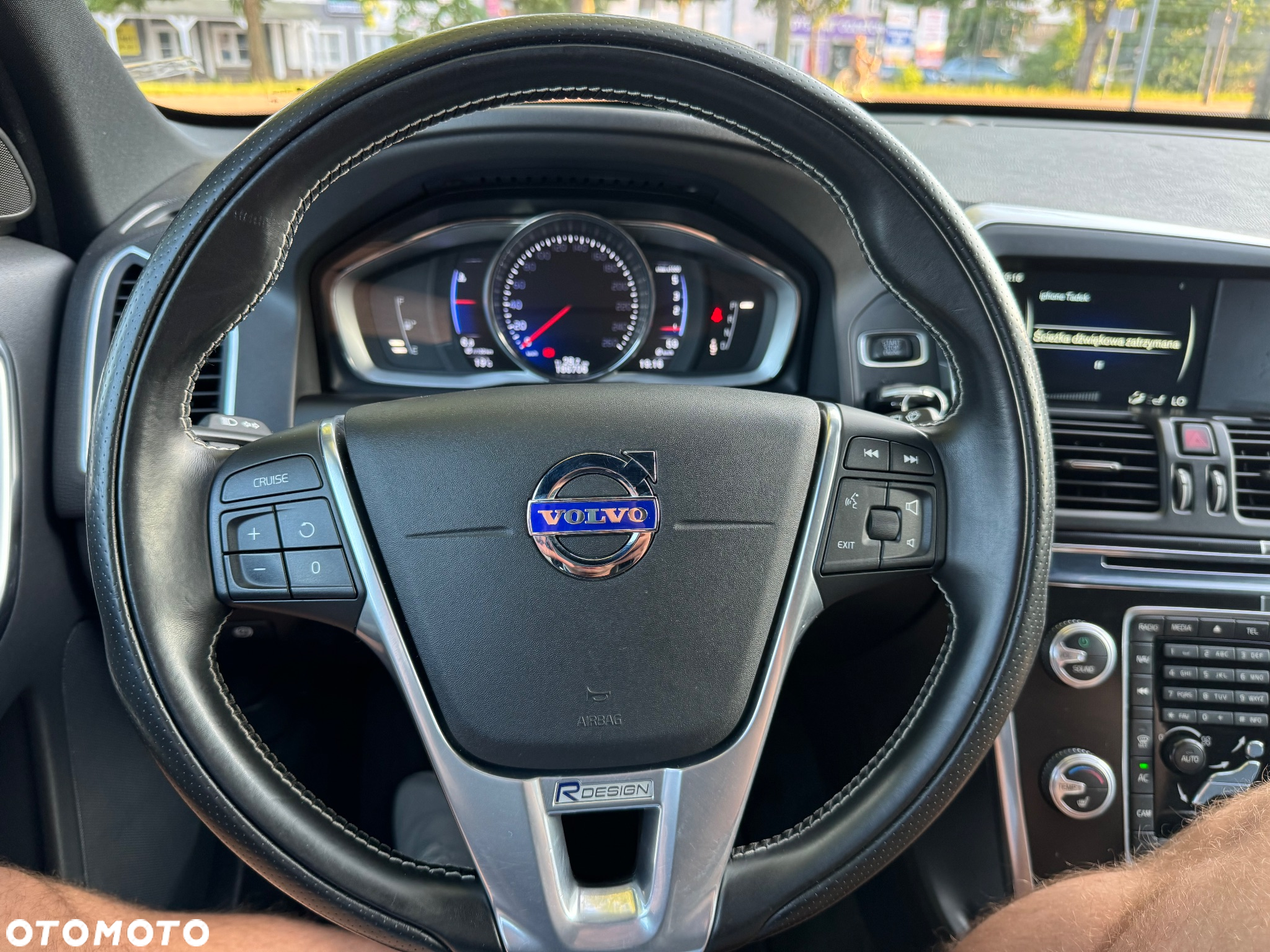 Volvo XC 60 D3 Drive-E R-Design Momentum - 19