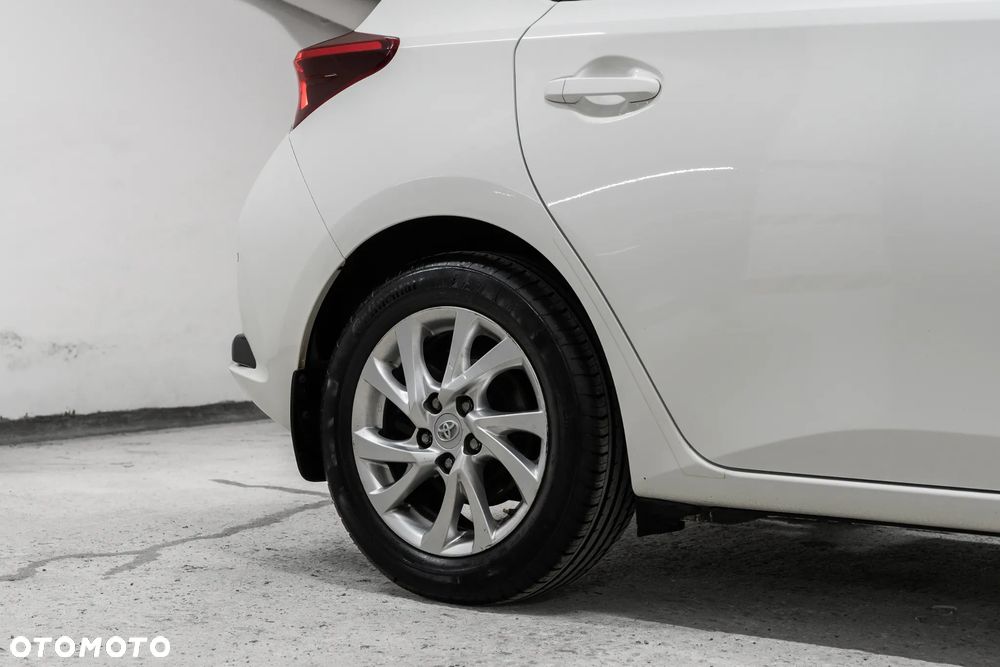 Toyota Auris 1.4 D-4D Premium - 17