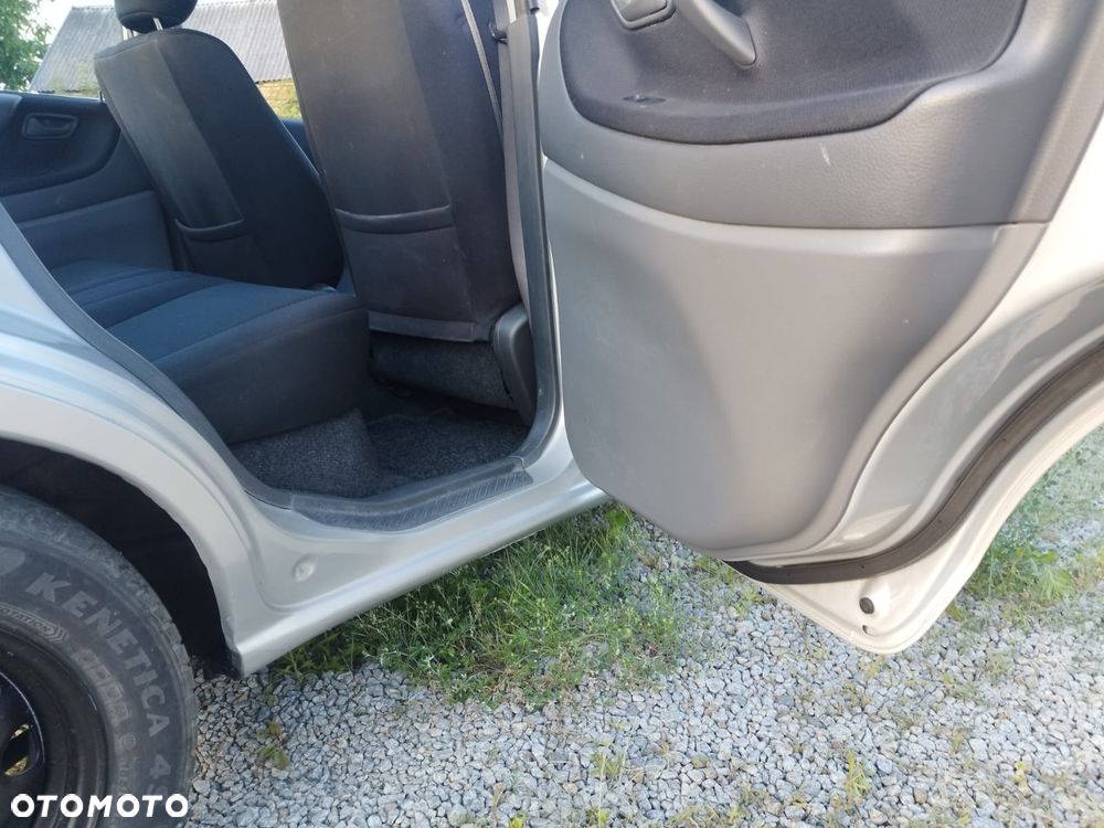 Suzuki Liana - 23