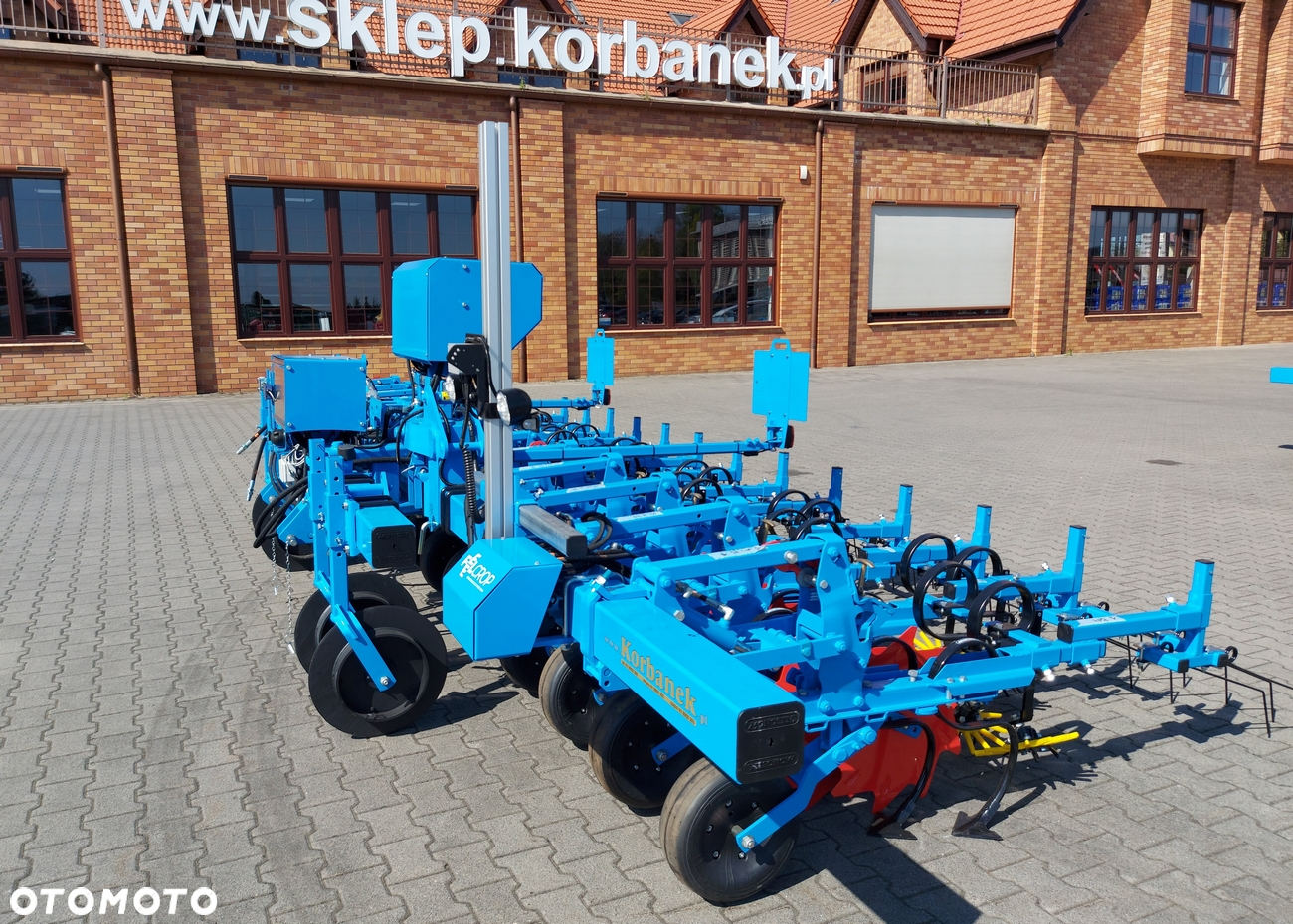 Monosem Pielnik z kamerą 3D, 12/8-rz do kukurydzy buraków rzepaku po pokazach - 10