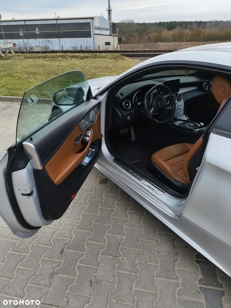 Mercedes-Benz Klasa C 300 7G-TRONIC AMG Line - 11