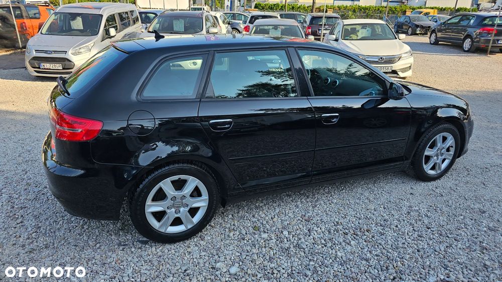 Audi A3 Sportback 1.6 TDI DPF Ambiente S tronic - 31