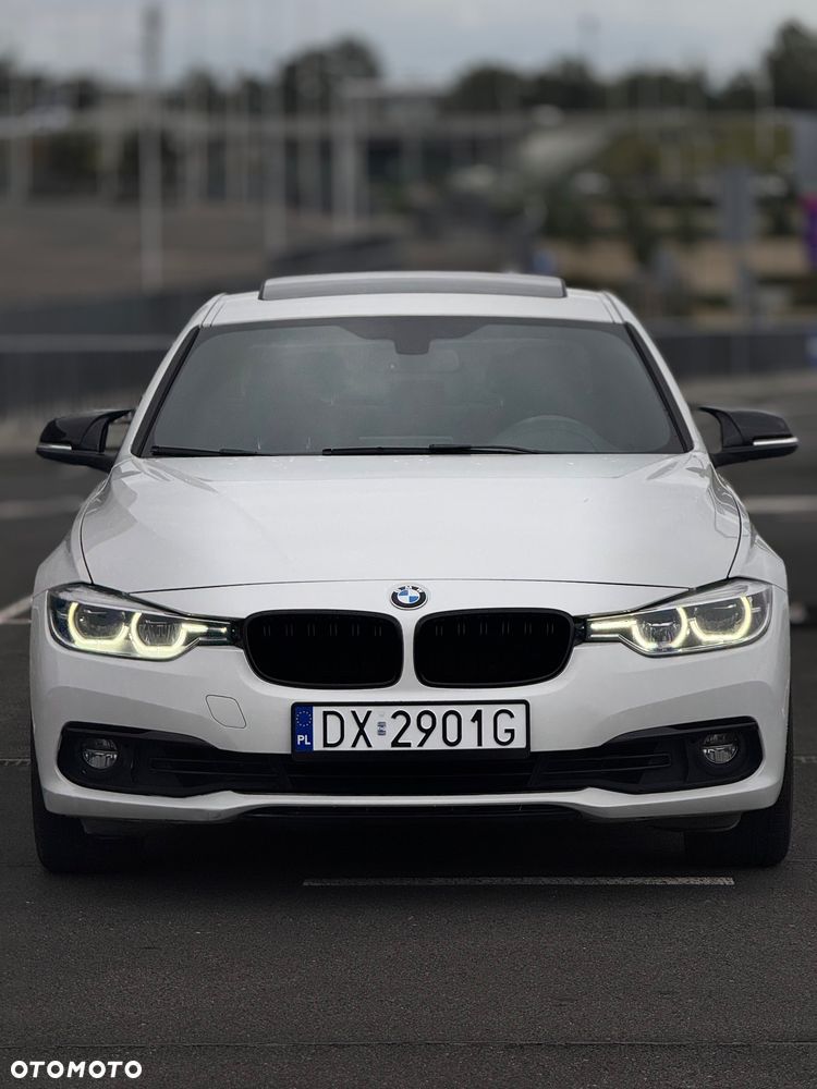 BMW Seria 3 330i - 5