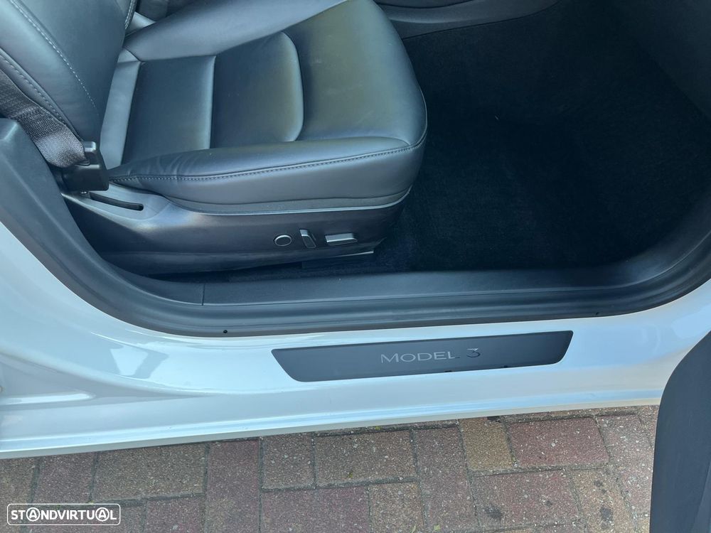 Tesla Model 3 Standard RWD Plus - 26