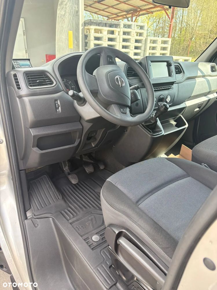 Nissan NV400 - 4