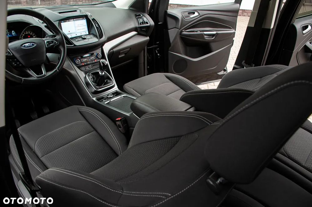 Ford Kuga 1.5 EcoBoost 2x4 Cool & Connect - 8