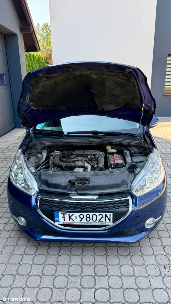 Peugeot 208 - 22