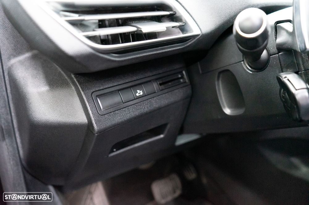 Peugeot 3008 BlueHDi 130 Stop & Start EAT8 Allure - 23