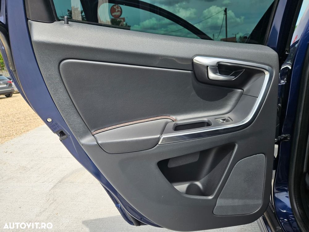 VOLVO XC60 2015 — imagine 14