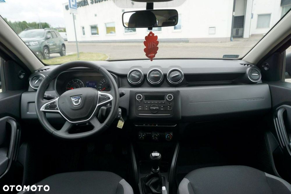 Dacia Duster 1.6 SCe Essential - 13