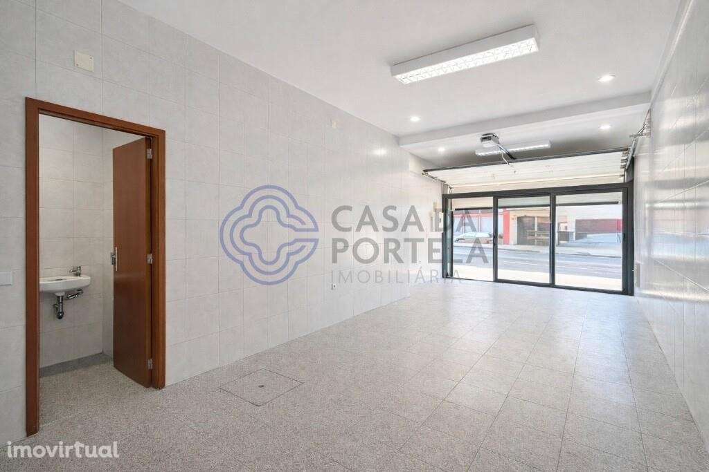 Venda de Loja ampla com montra e WC, com 64 m2, nas Caxinas, Vila do C - Grande imagem: 3/6