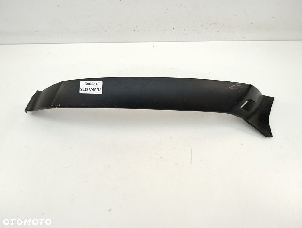 PIAGGIO VESPA GTS LISTWA WYPEŁNIENIE PRAWE - 1