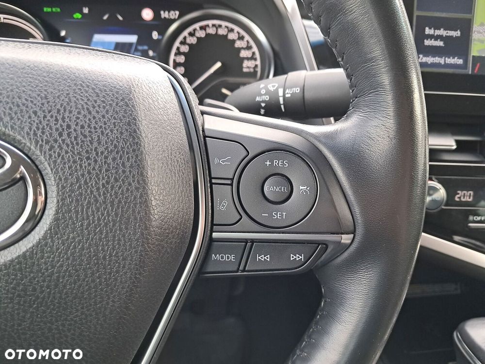 Toyota Camry 2.5 Hybrid Executive CVT - 22