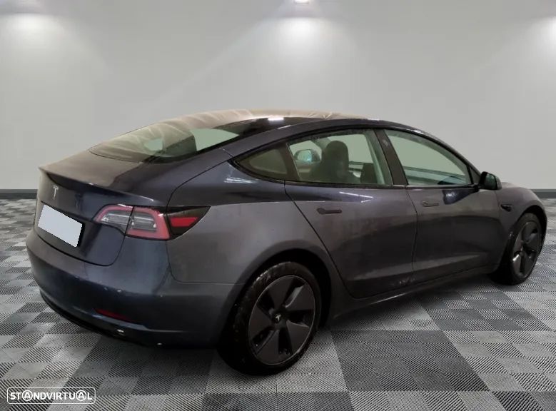 Tesla Model 3 Standard Range Plus RWD - 3