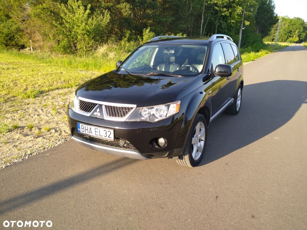 Mitsubishi Outlander - 1