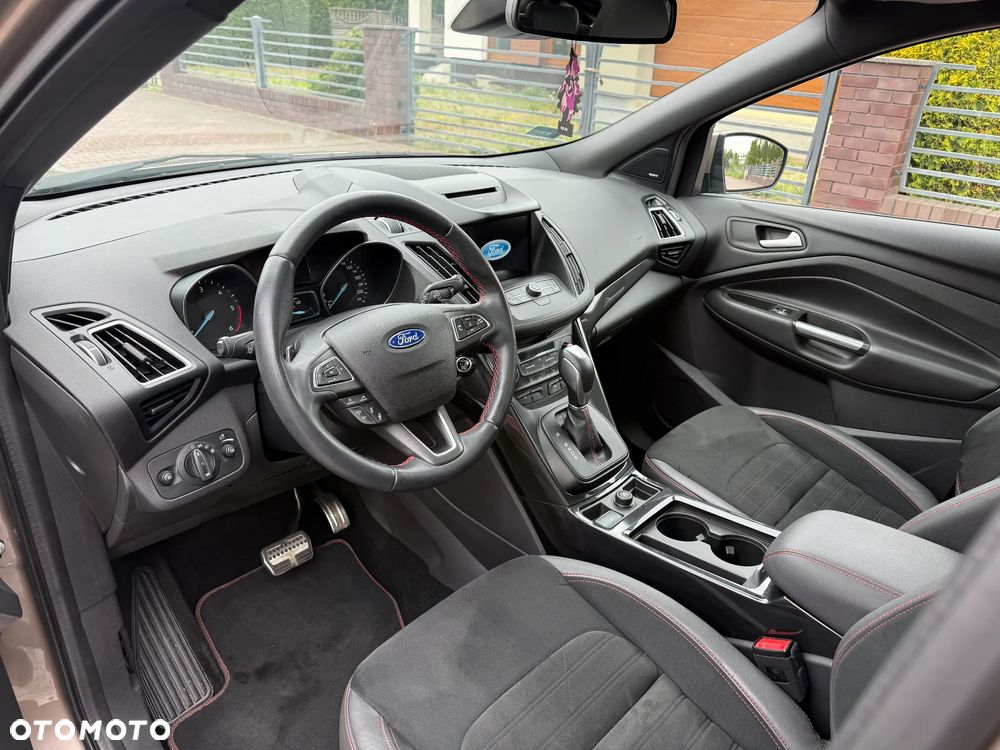 Ford Kuga 2.0 TDCi AWD ST-Line - 27