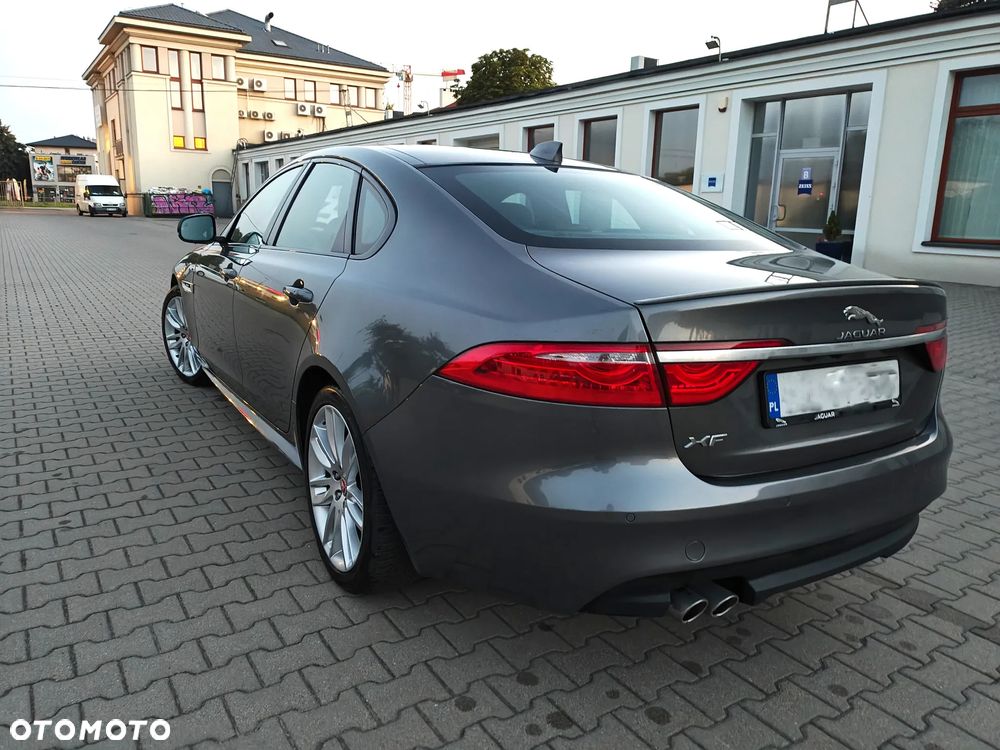 Jaguar XF 20d AWD R-Sport - 7
